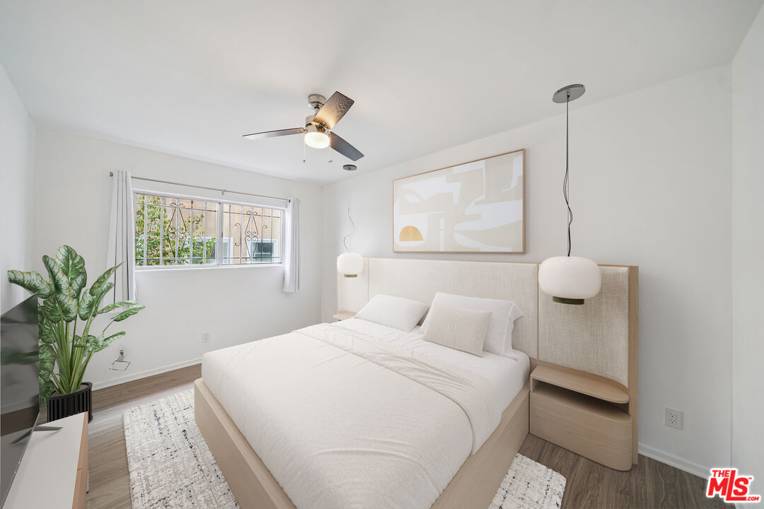 217 Carondelet Unit: 4