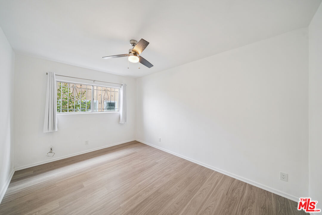 217 Carondelet Unit: 4