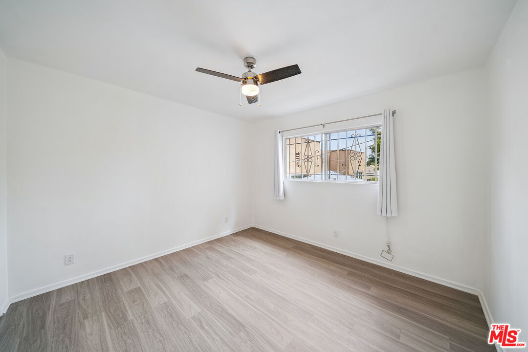 217 Carondelet Unit: 4