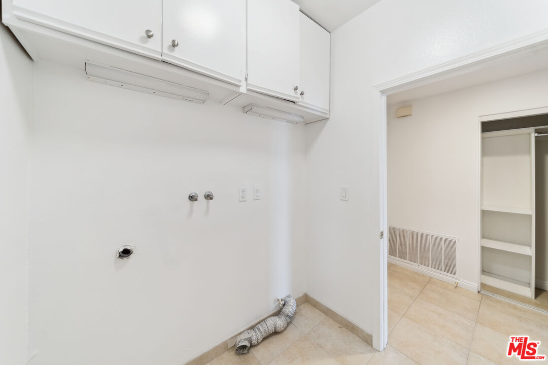 1508 Greenfield Ave Unit: 307