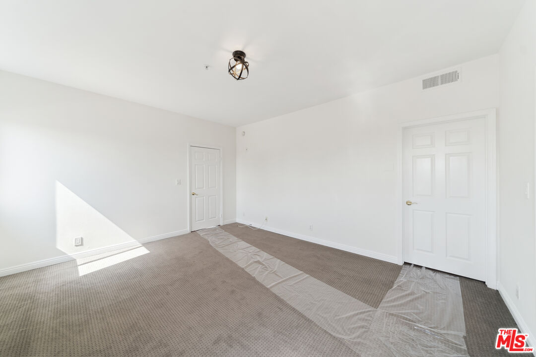 1508 Greenfield Ave Unit: 307