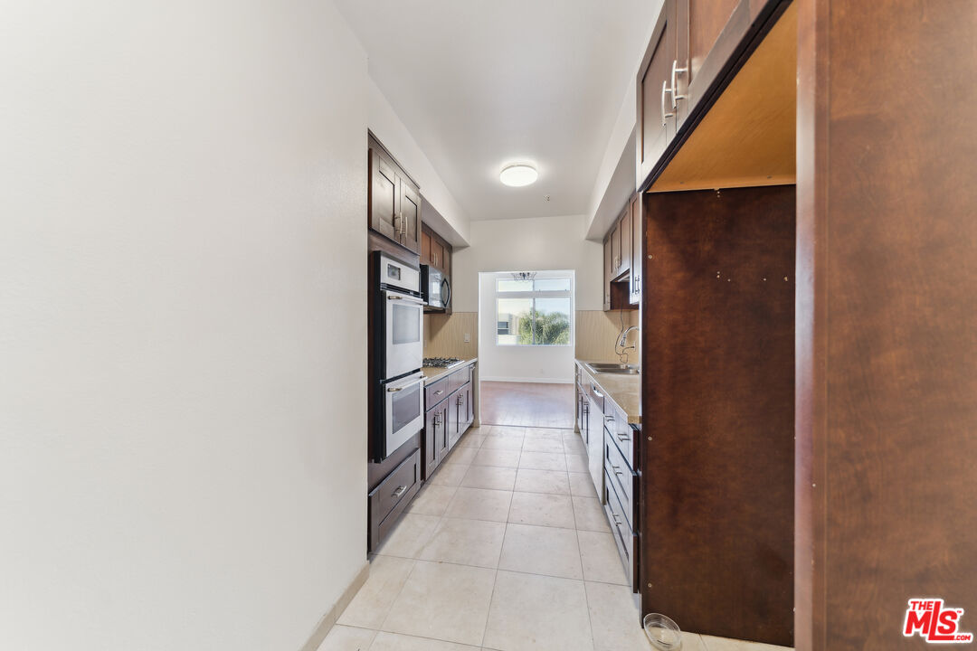 1508 Greenfield Ave Unit: 307