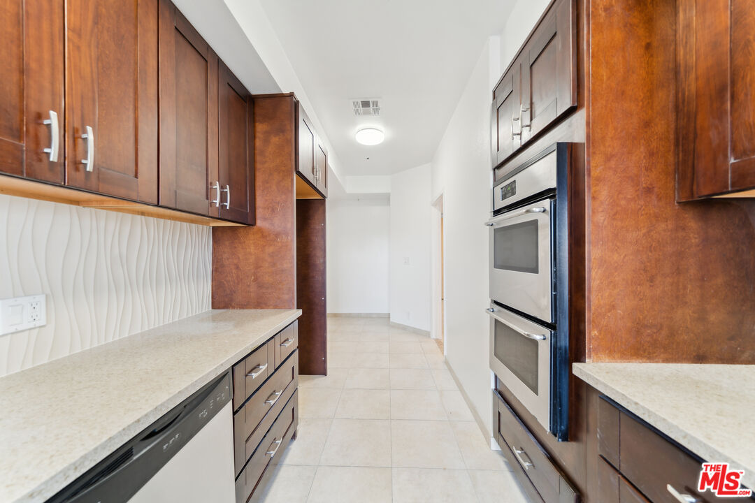 1508 Greenfield Ave Unit: 307