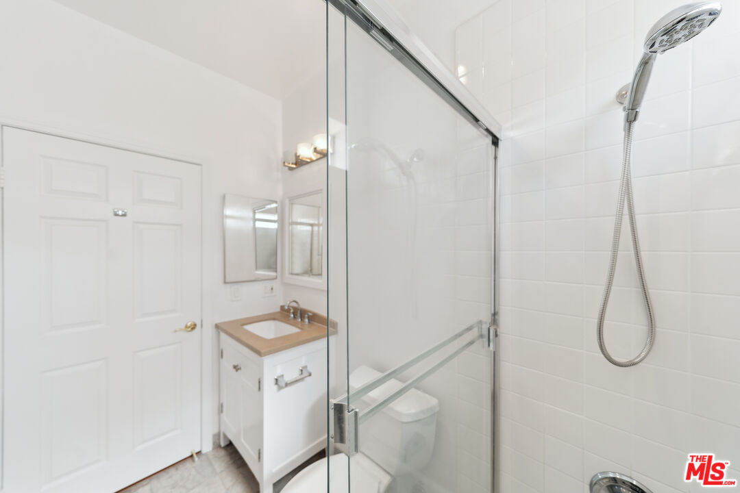 1508 Greenfield Ave Unit: 307