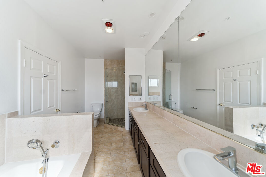 1508 Greenfield Ave Unit: 307