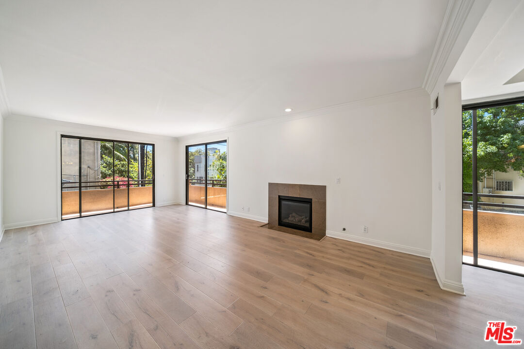 8865 Alden Dr