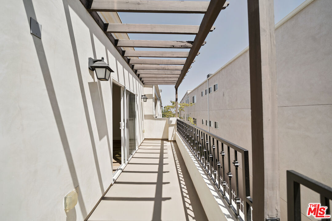 1529 S Beverly Dr. Unit: 1