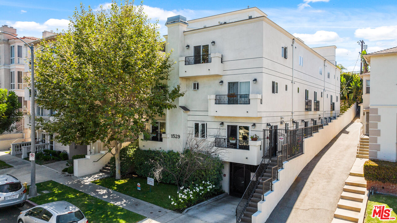 1529 S Beverly Dr. Unit: 1