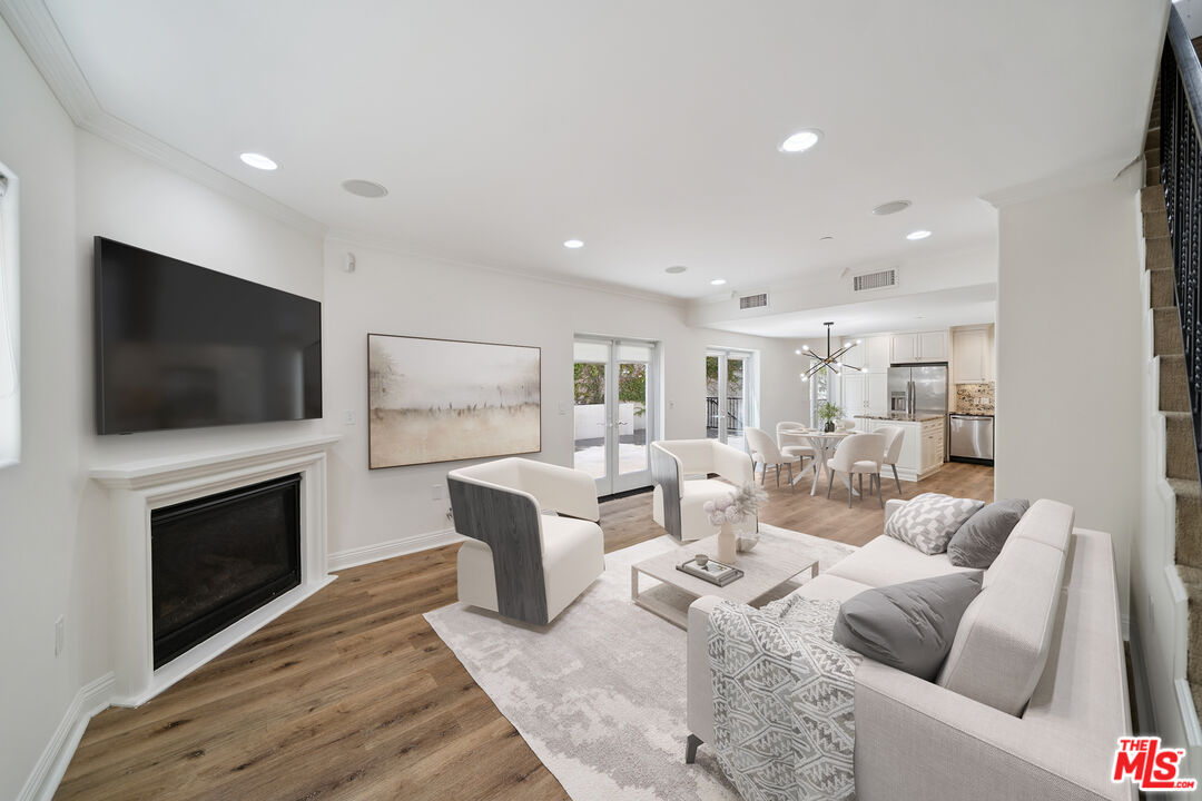 1529 S Beverly Dr. Unit: 1