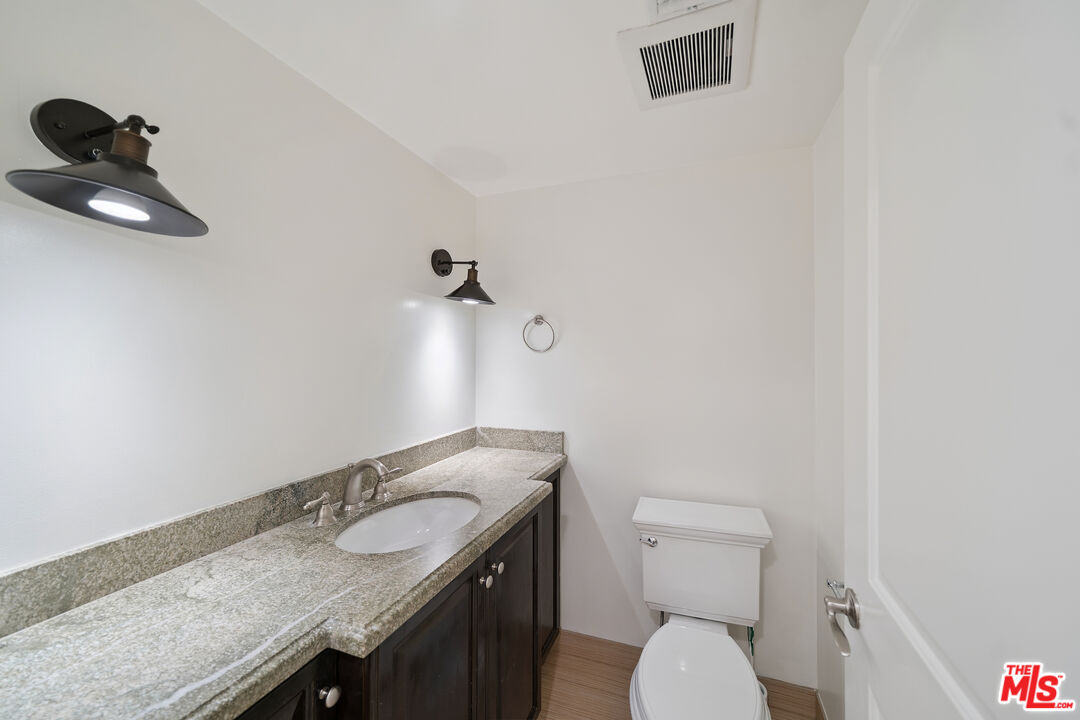 1529 S Beverly Dr. Unit: 1