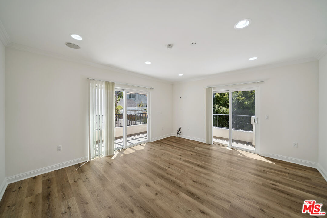 1529 S Beverly Dr. Unit: 1