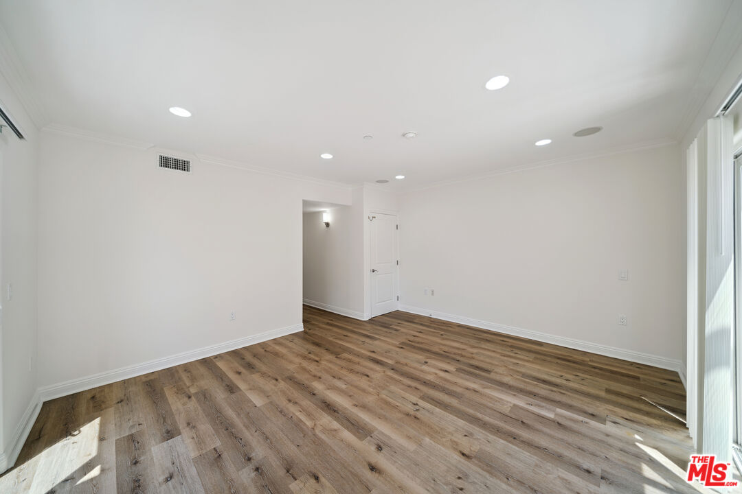 1529 S Beverly Dr. Unit: 1