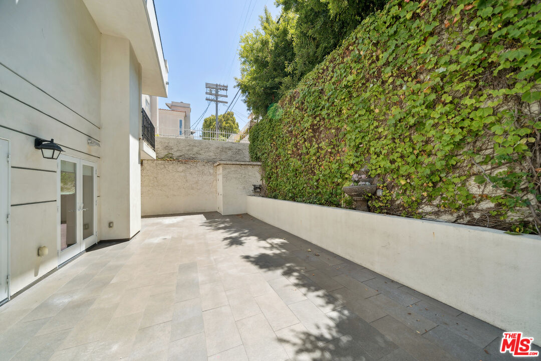 1529 S Beverly Dr. Unit: 1