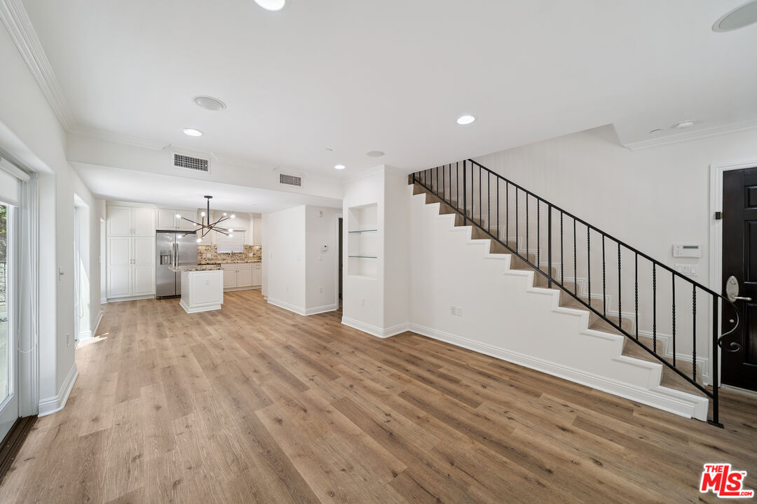 1529 S Beverly Dr. Unit: 1