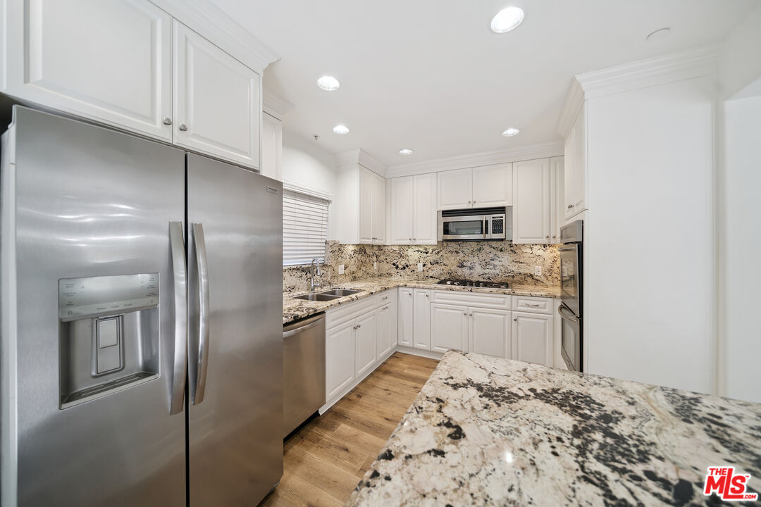 1529 S Beverly Dr. Unit: 1
