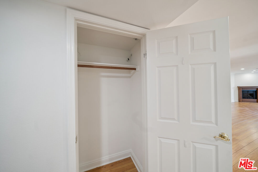 1508 Greenfield Ave Unit: 206