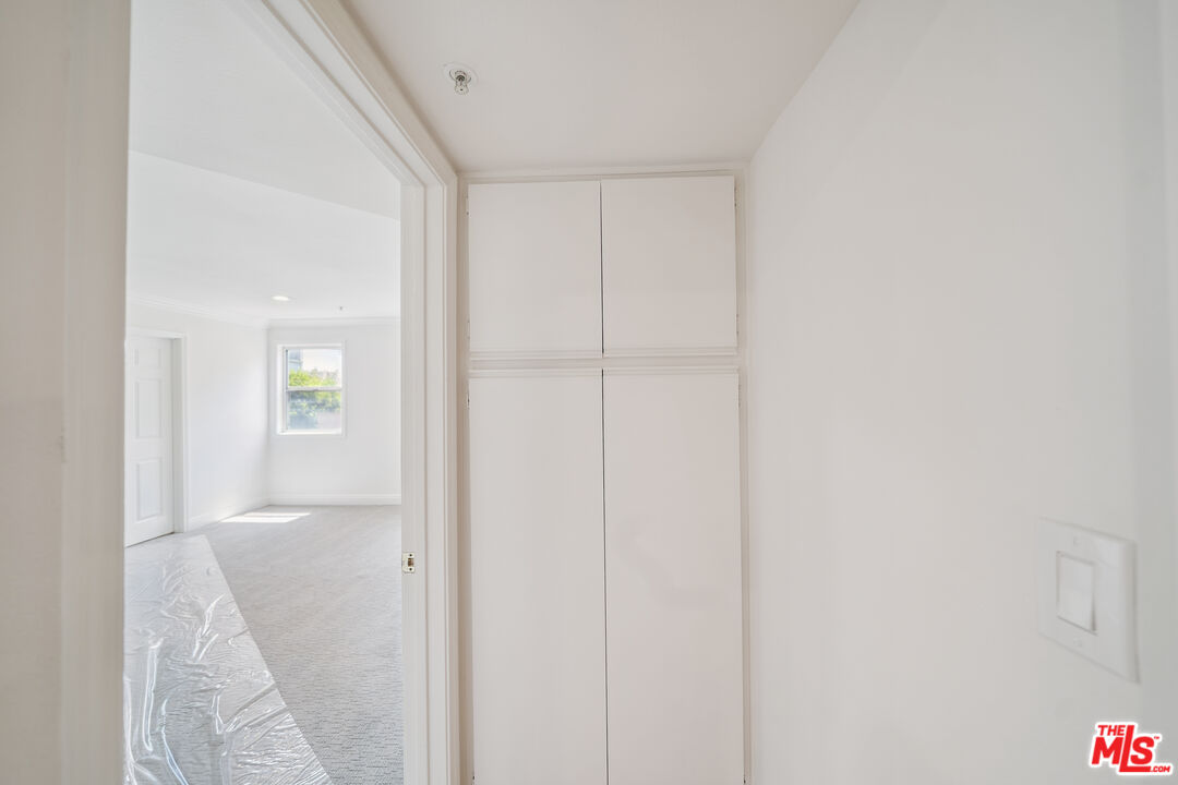 1508 Greenfield Ave Unit: 206