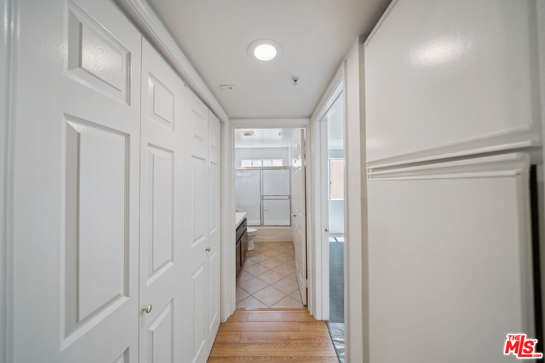 1508 Greenfield Ave Unit: 206