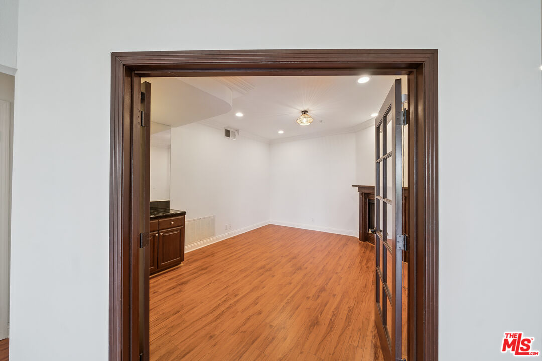 1508 Greenfield Ave Unit: 405