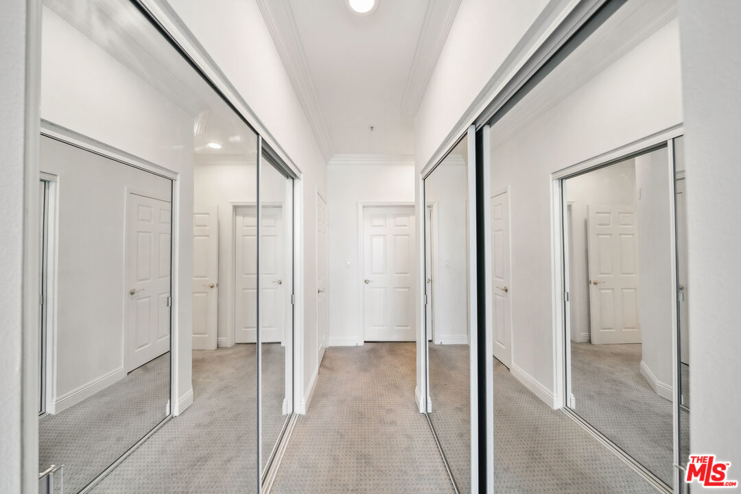 1508 Greenfield Ave Unit: 405