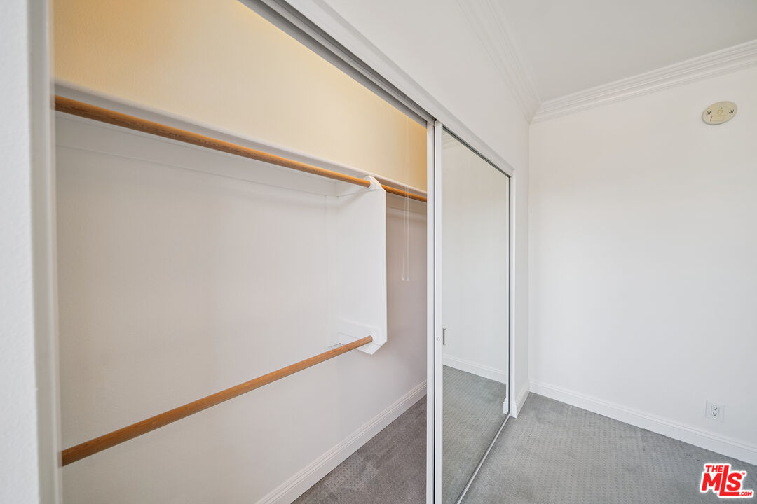 1508 Greenfield Ave Unit: 405