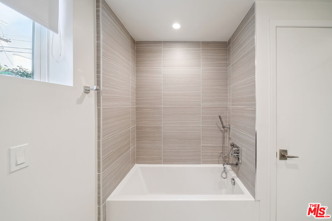 1226 S Bedford St Unit: 103