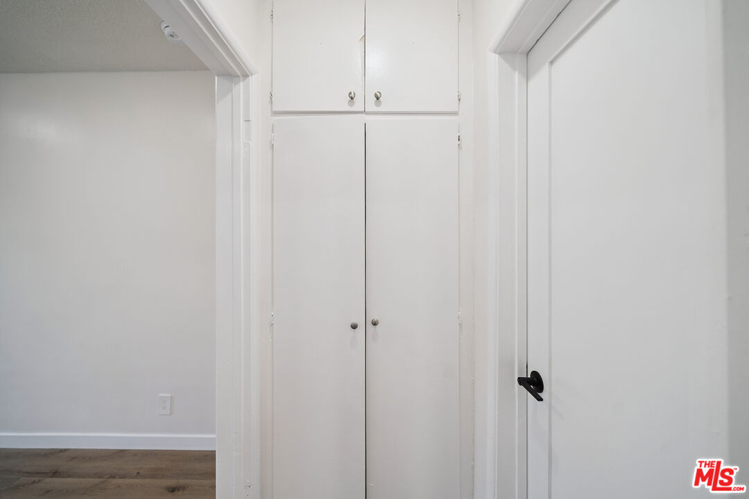 7209 Willoughby Ave Unit: 9