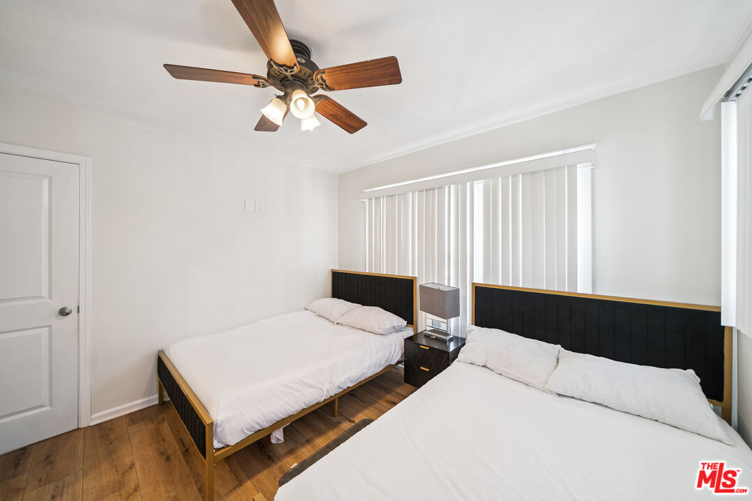 1165 W 38th St