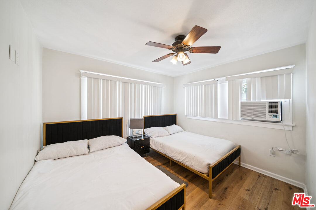 1165 W 38th St