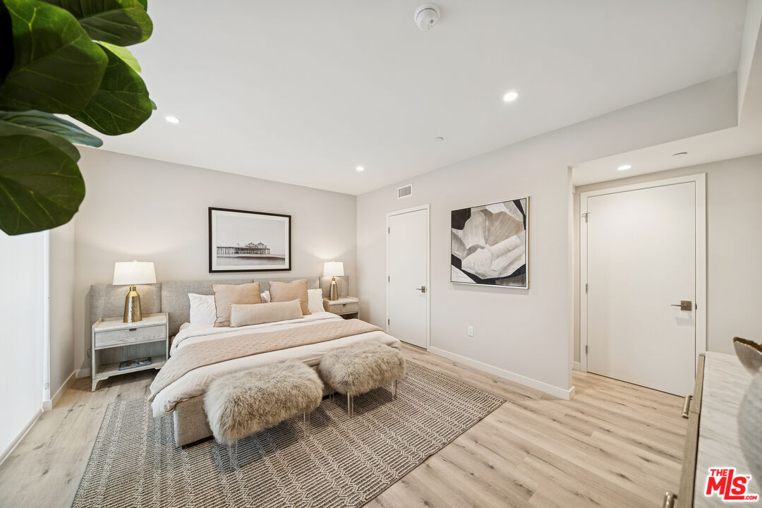 1051 S Corning St Unit: 204