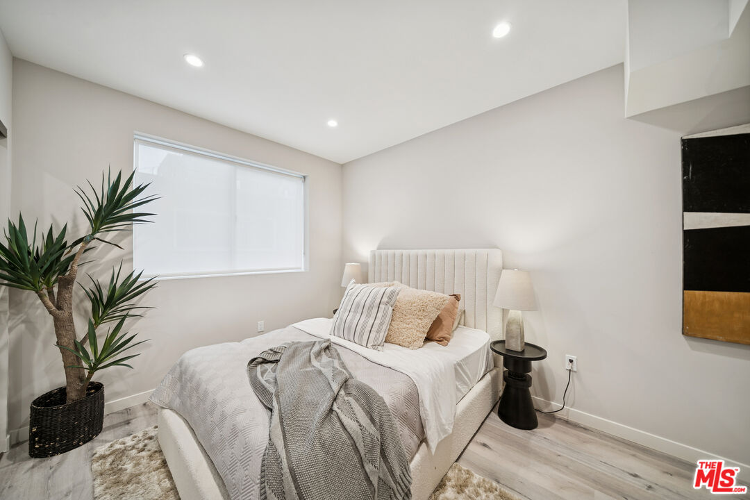 1051 S Corning St Unit: 204