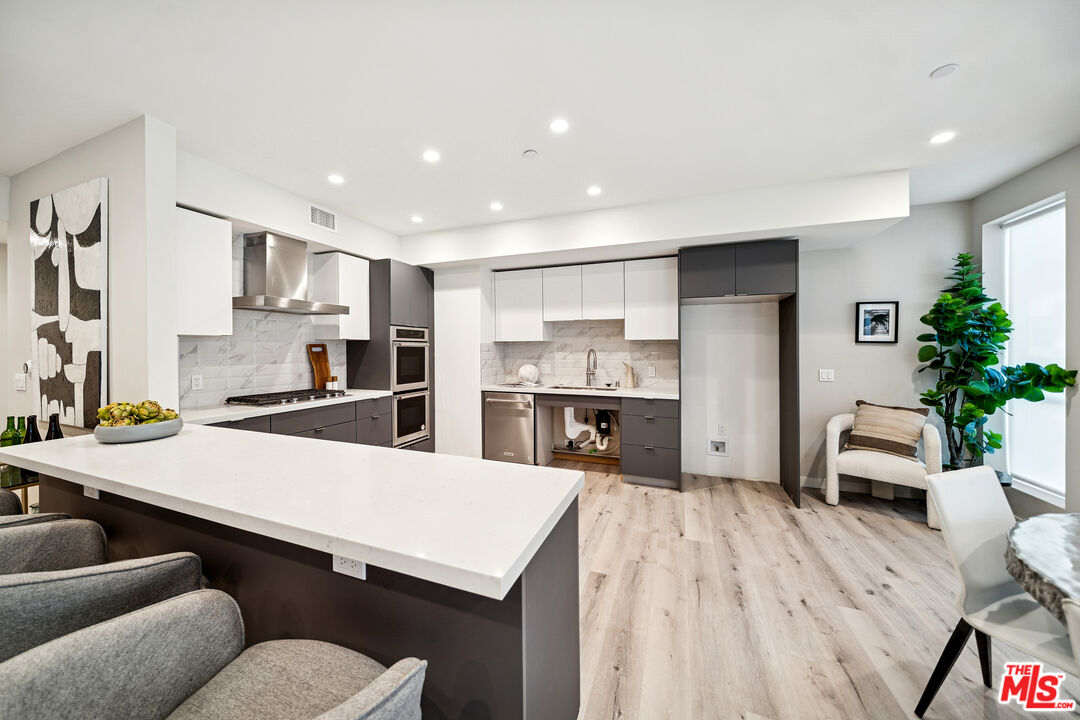 1051 S Corning St Unit: 204