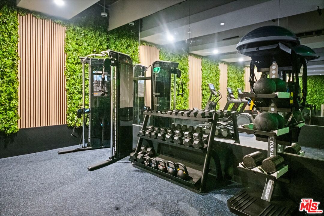 160 N La Peer Dr Unit: 201