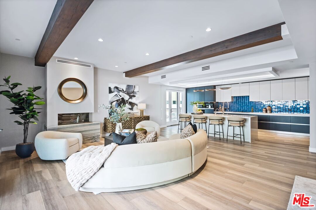 160 N La Peer Dr Unit: 203