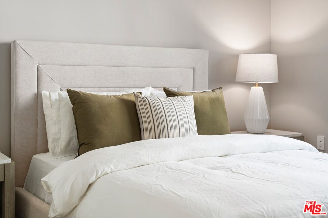 160 N La Peer Dr Unit: 203