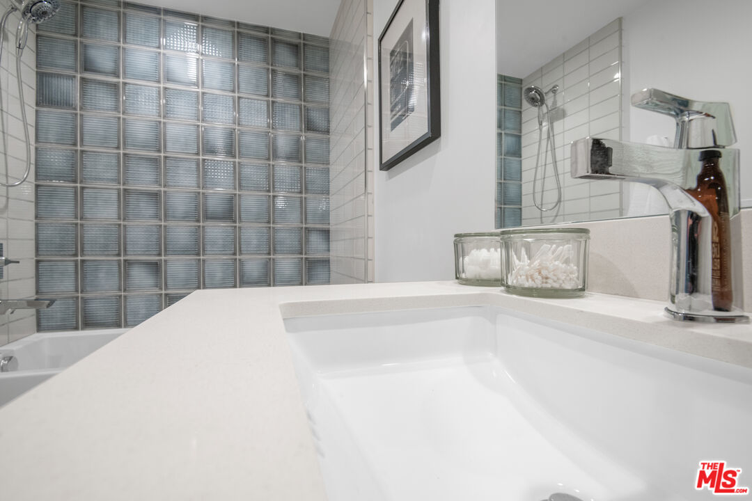 1226 S Bedford St Unit: 302