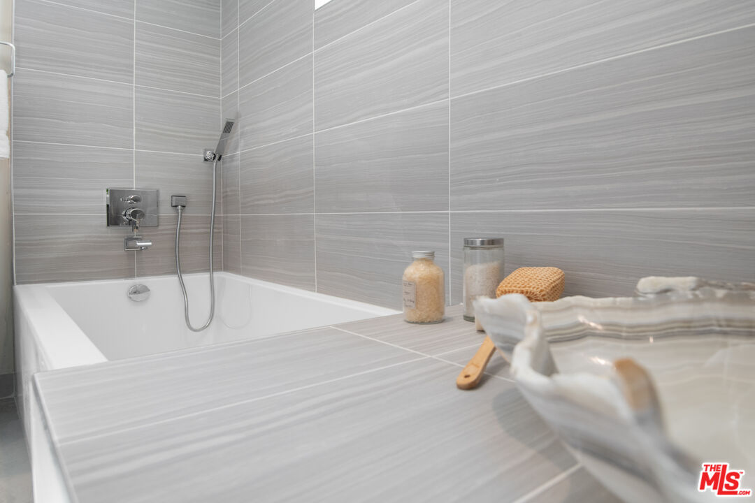 1226 S Bedford St Unit: 302