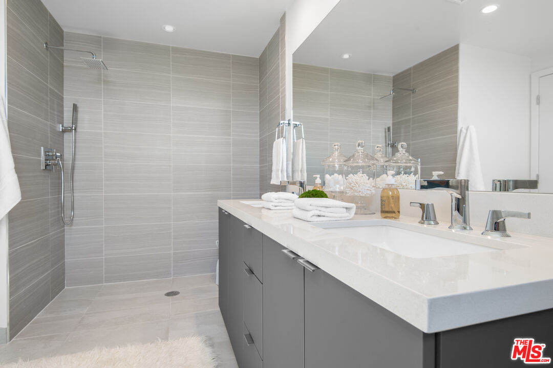 1226 S Bedford St Unit: 302