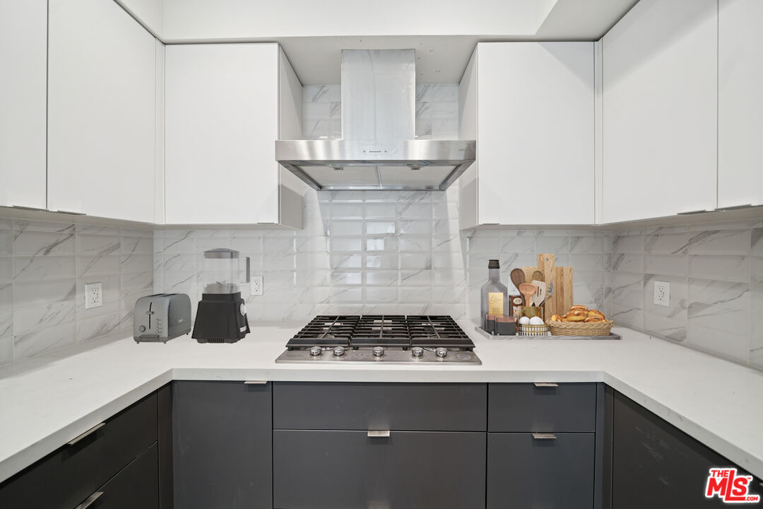 1051 S Corning St Unit: 102