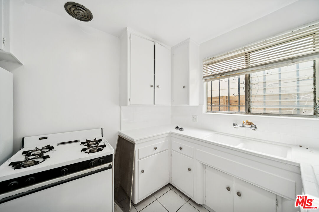 2314 S Corning Unit: 3