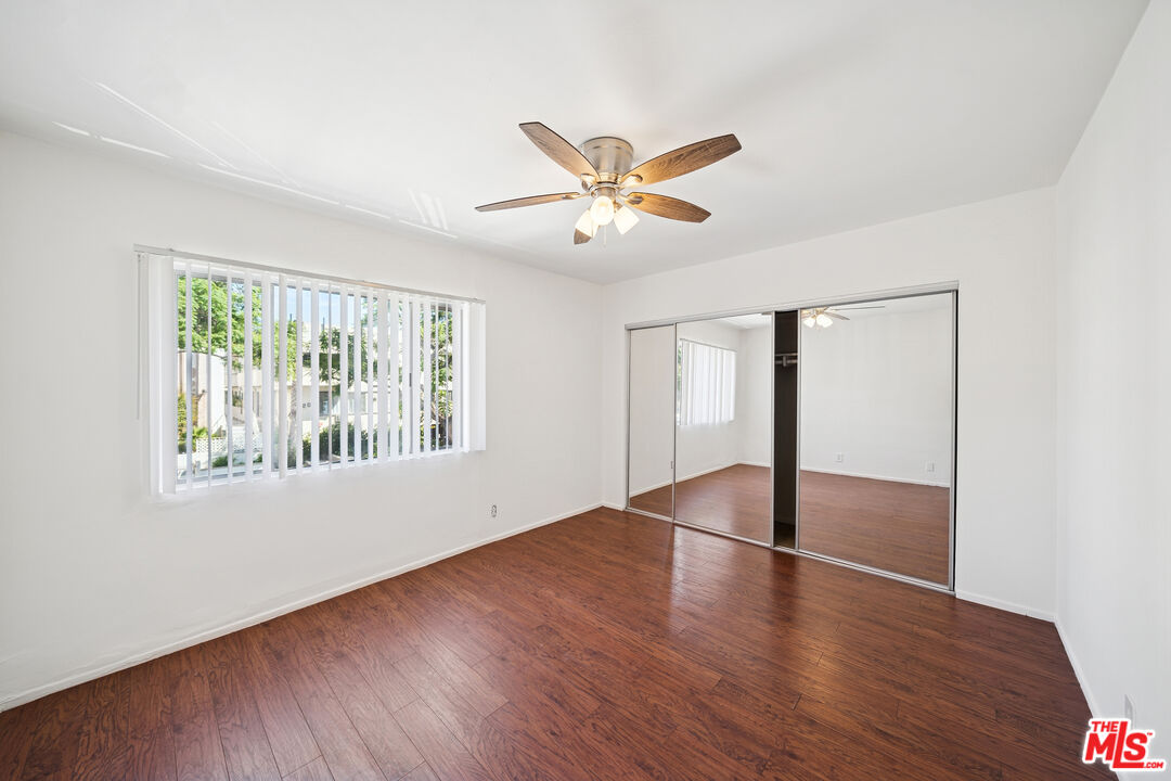 1027 N Edinburgh Ave Unit: 4