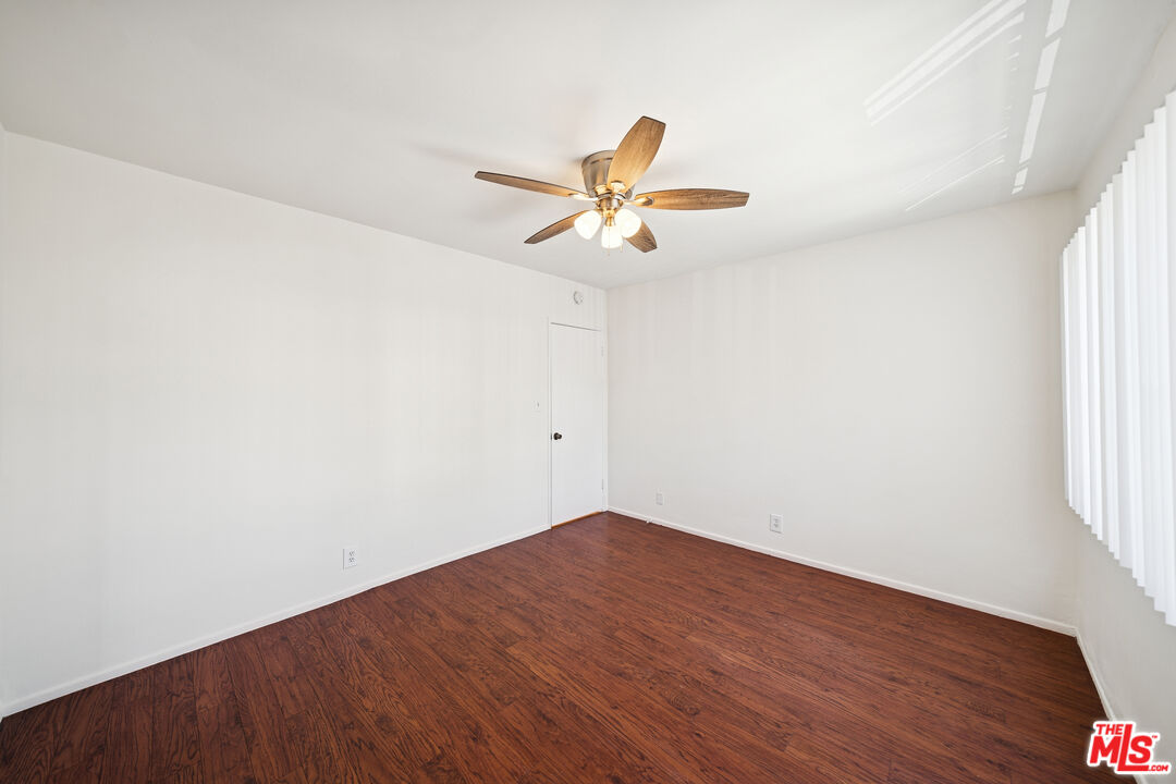 1027 N Edinburgh Ave Unit: 4