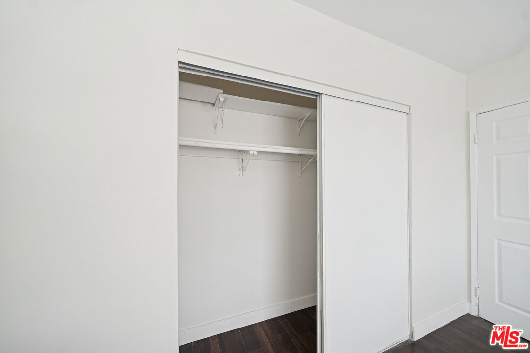 5380 Romaine St Unit: 4