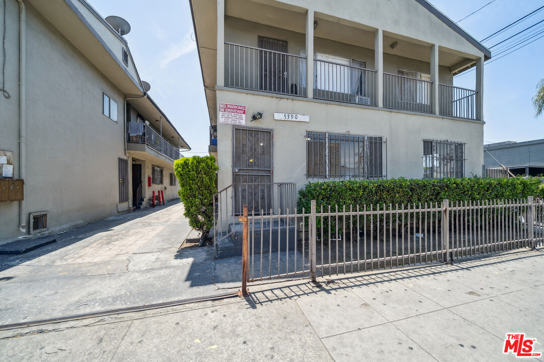 5380 Romaine St Unit: 4