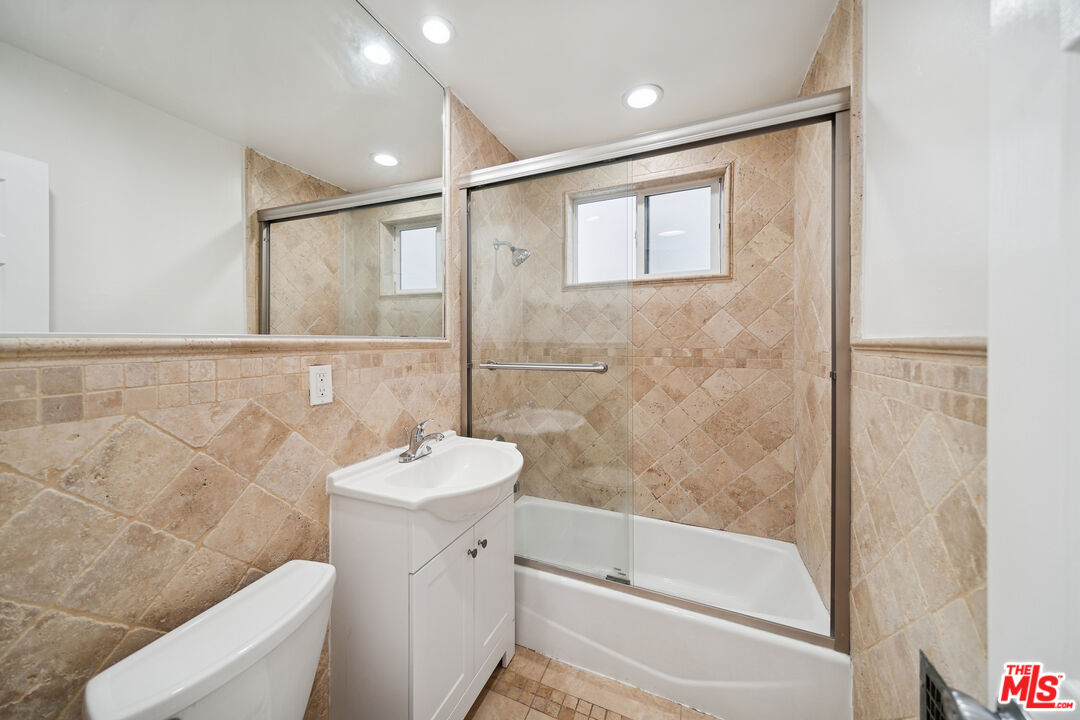 710 Westmount Unit: A