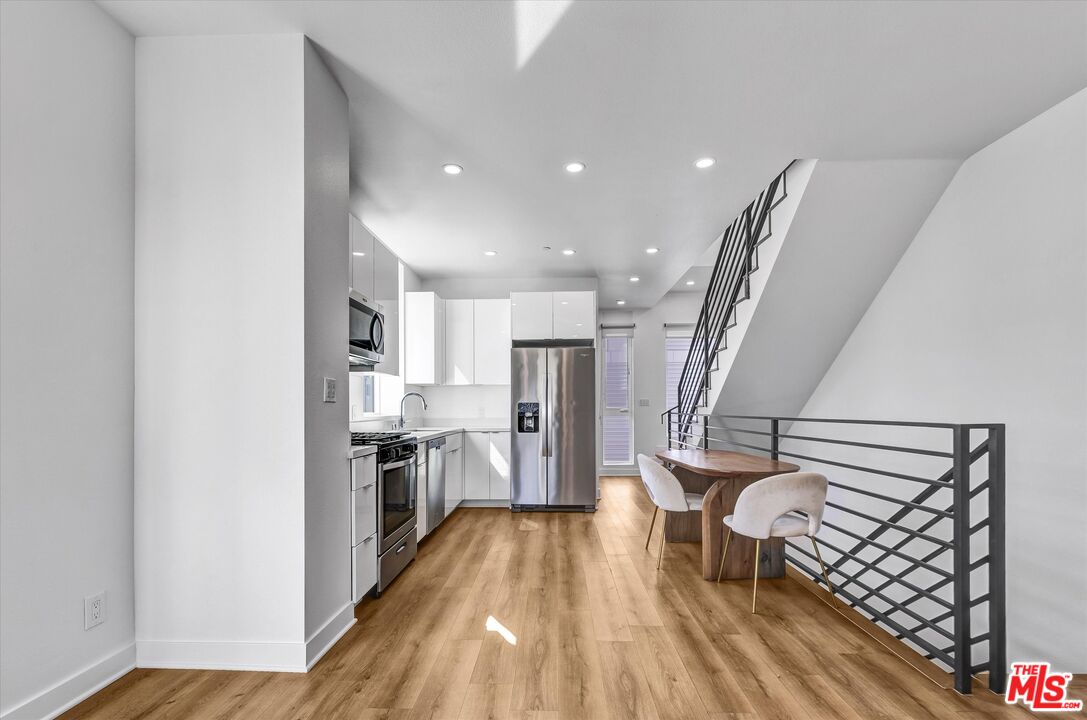 4525 St. Elmo Dr Unit: 4523 1/2