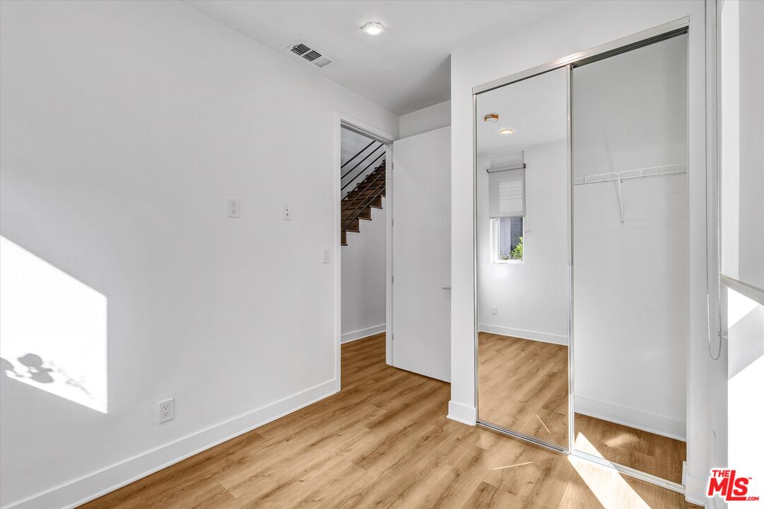 4525 St. Elmo Dr Unit: 4523 1/2