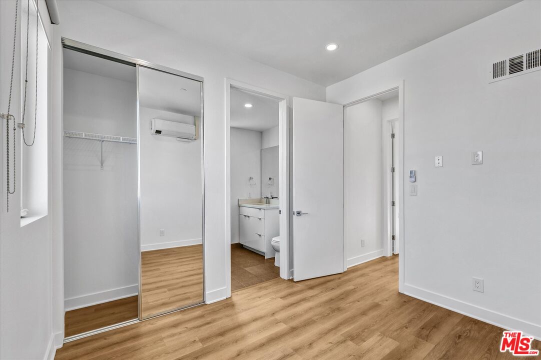 4525 St. Elmo Dr Unit: 4523 1/2