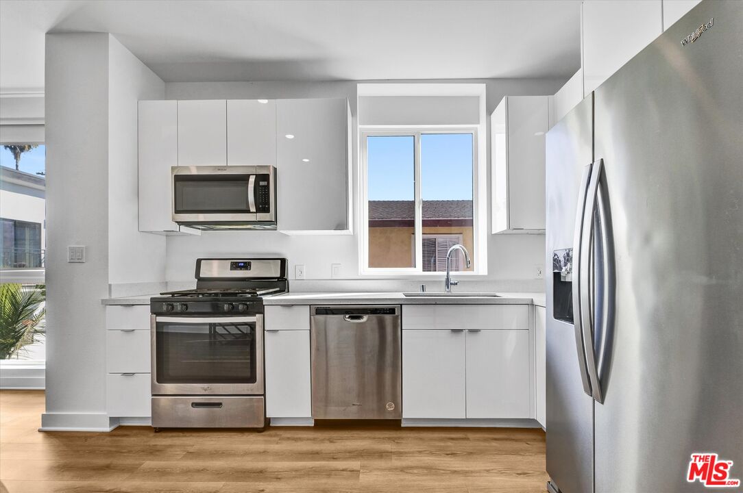 4525 St. Elmo Dr Unit: 4523 1/2