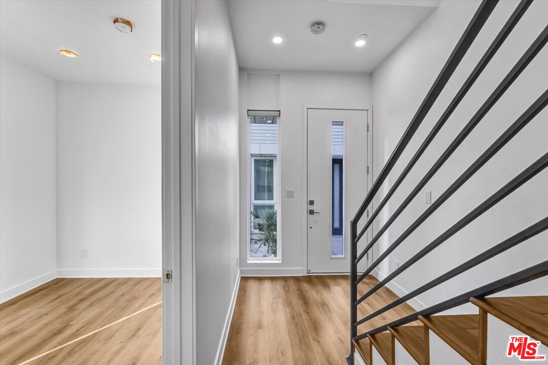 4525 St. Elmo Dr Unit: 4523 1/2